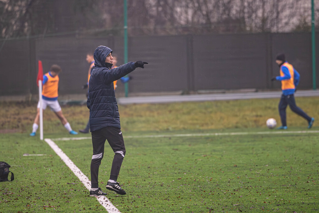 Galeria: MKS Kalwarianka - Hutnik Kraków (juniorzy) 26