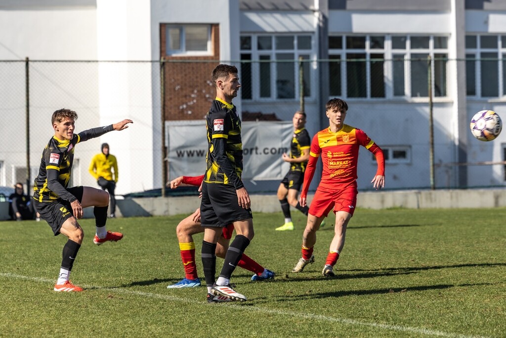 Galeria: MKS Kalwarianka - Wieczysta Kraków 33