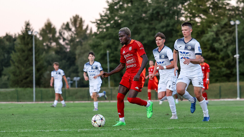 Galeria: MKS Kalwarianka - Hutnik II Kraków 15