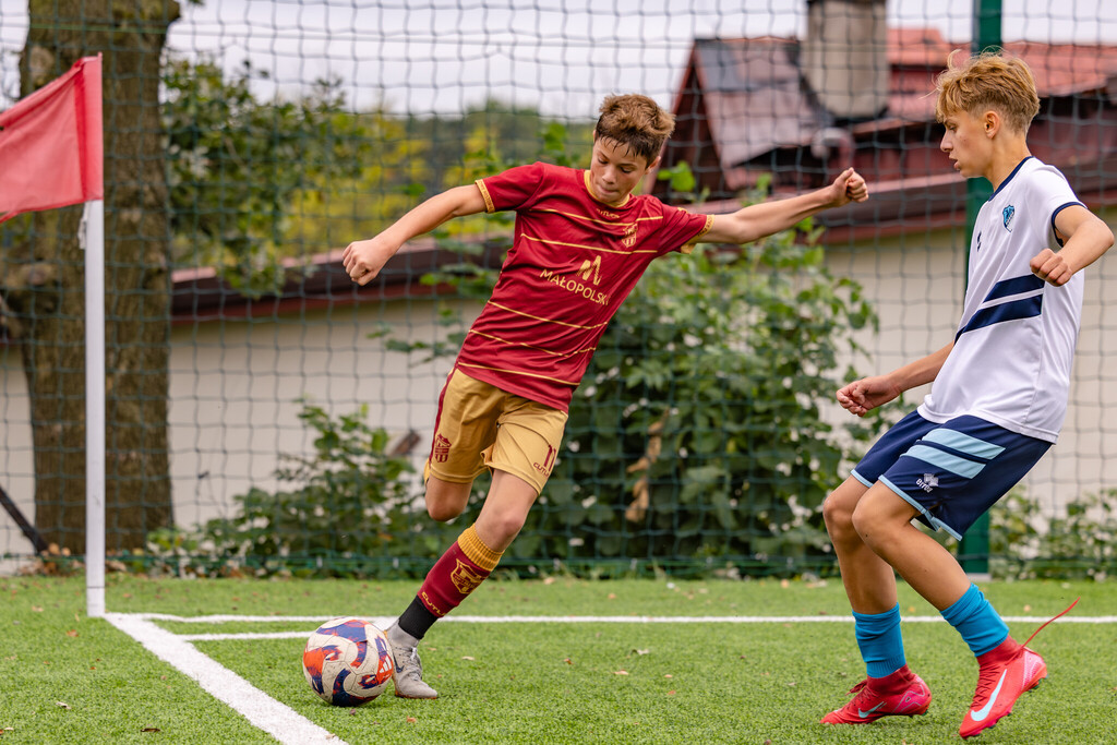 Galeria: MKS Kalwarianka - Pogoń Kraków (juniorzy) 52