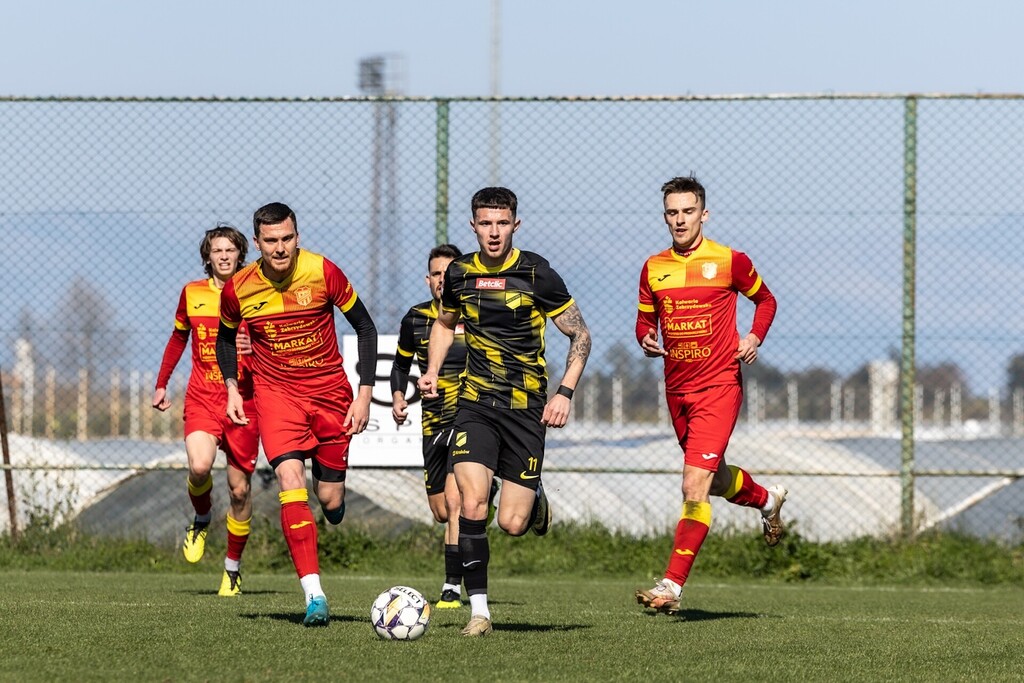 Galeria: MKS Kalwarianka - Wieczysta Kraków 40