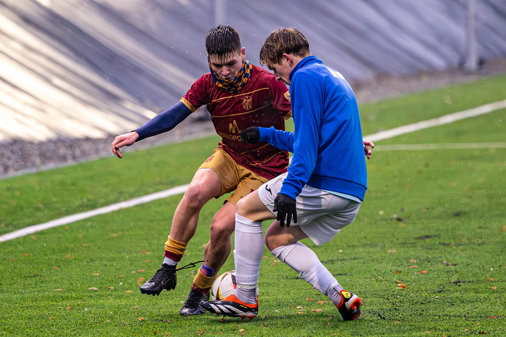 Galeria: MKS Kalwarianka - Hutnik Kraków (juniorzy) 15