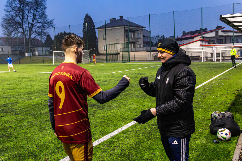 Galeria: MKS Kalwarianka - Hutnik Kraków (juniorzy) 7