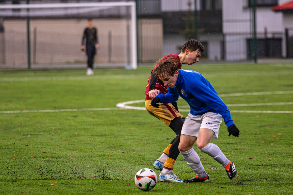 Galeria: MKS Kalwarianka - Hutnik Kraków (juniorzy) 16