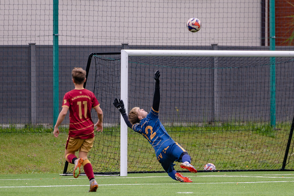 Galeria: MKS Kalwarianka - Pogoń Kraków (juniorzy) 35