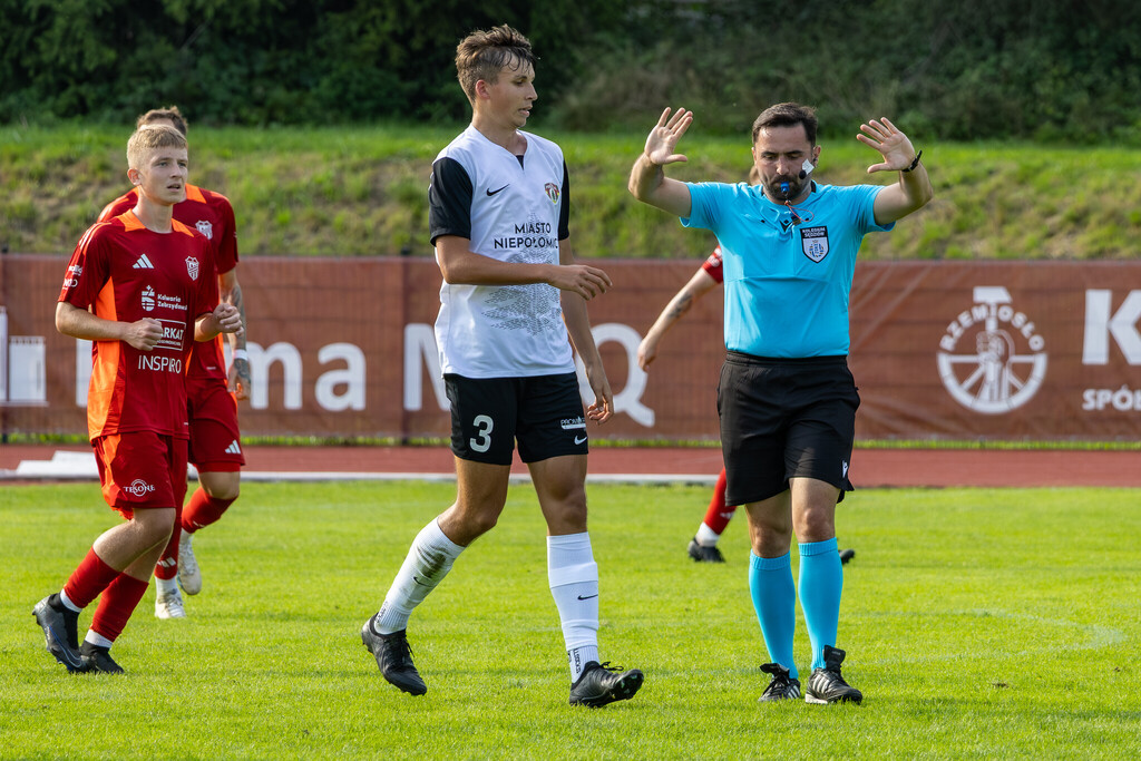 Galeria: MKS Kalwarianka - Puszcza II Niepołomice 28