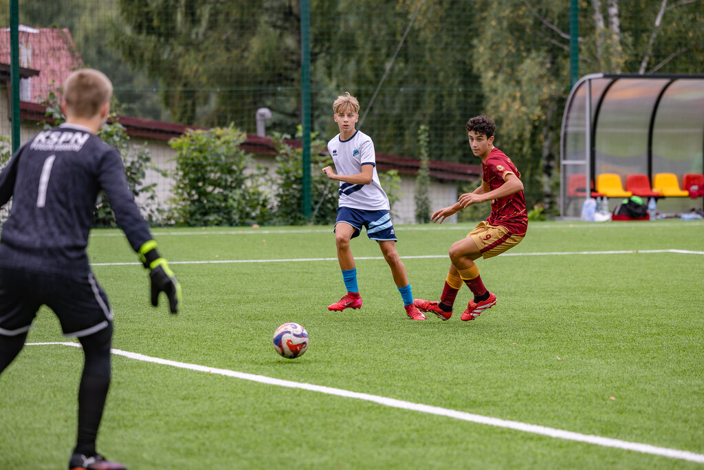 Galeria: MKS Kalwarianka - Pogoń Kraków (juniorzy) 18