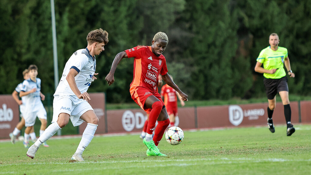 Galeria: MKS Kalwarianka - Hutnik II Kraków 23