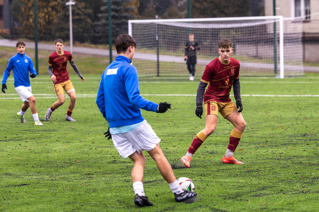 Galeria: MKS Kalwarianka - Hutnik Kraków (juniorzy) 31