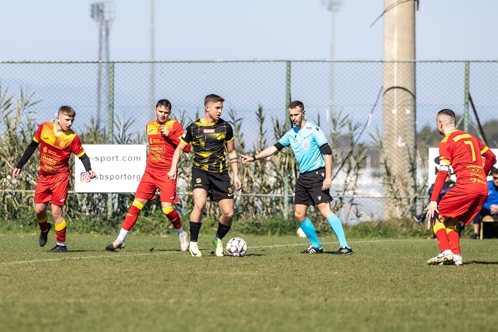 Galeria: MKS Kalwarianka - Wieczysta Kraków 9