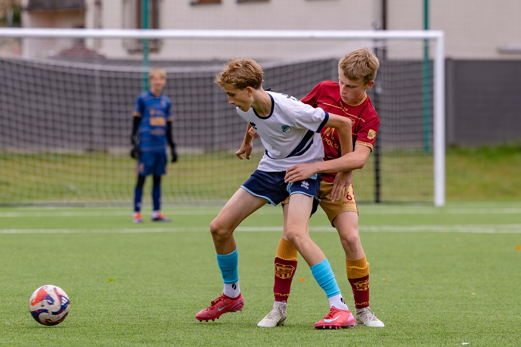 Galeria: MKS Kalwarianka - Pogoń Kraków (juniorzy) 11