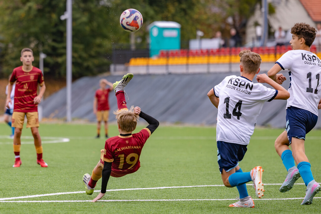 Galeria: MKS Kalwarianka - Pogoń Kraków (juniorzy) 51