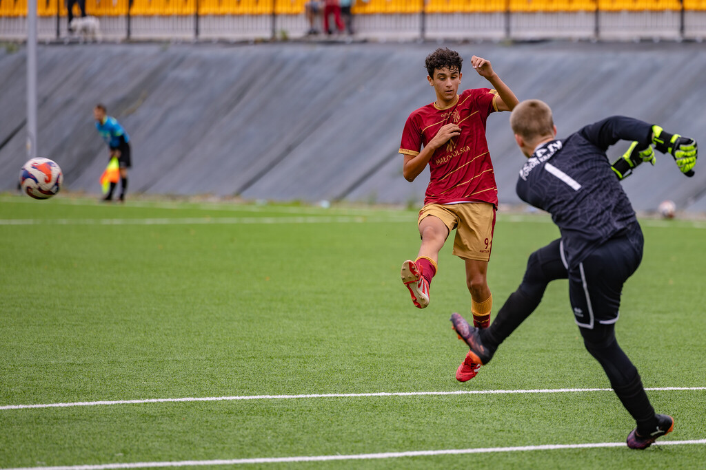Galeria: MKS Kalwarianka - Pogoń Kraków (juniorzy) 49