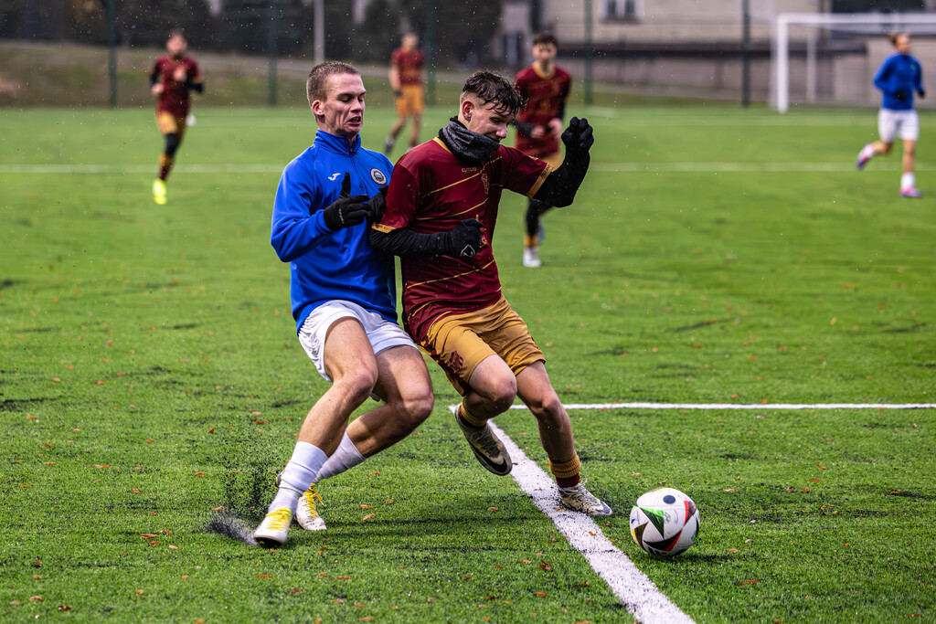 Galeria: MKS Kalwarianka - Hutnik Kraków (juniorzy) 14