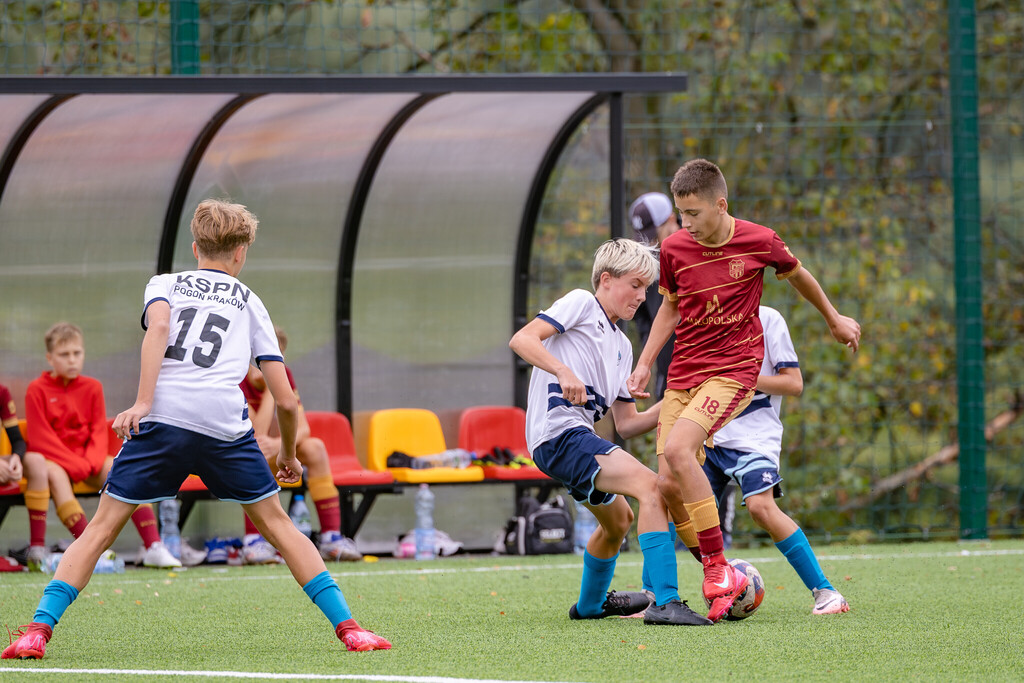 Galeria: MKS Kalwarianka - Pogoń Kraków (juniorzy) 15