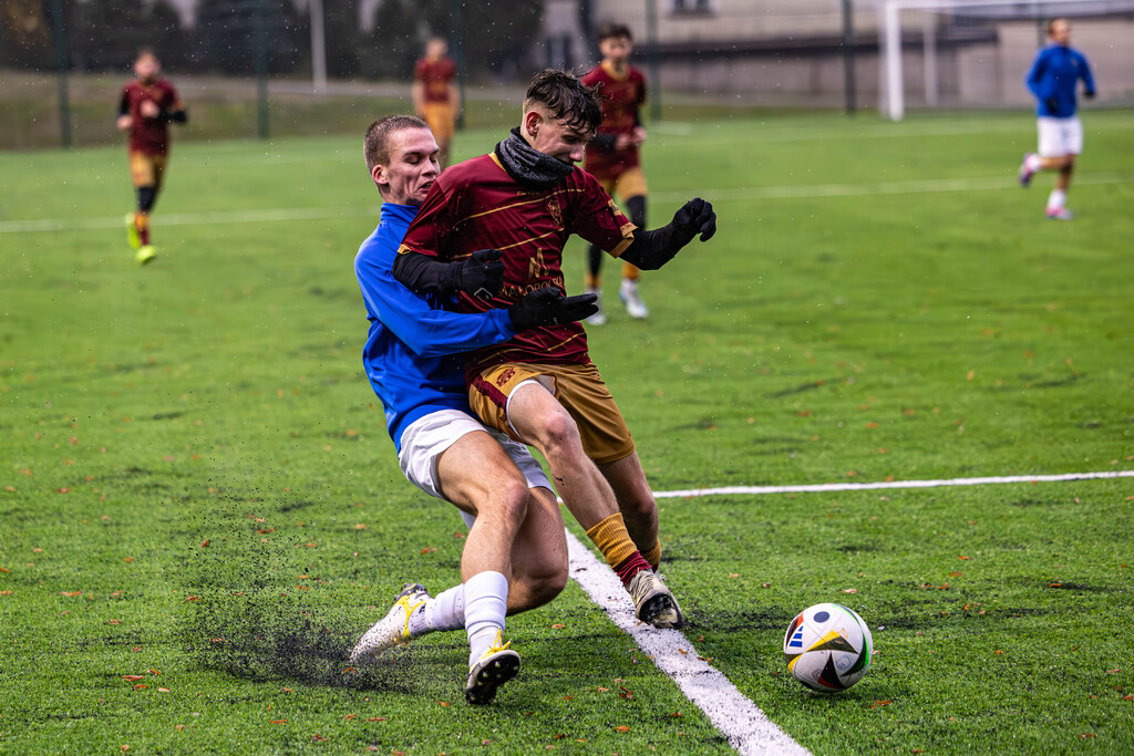 Galeria: MKS Kalwarianka - Hutnik Kraków (juniorzy) 13