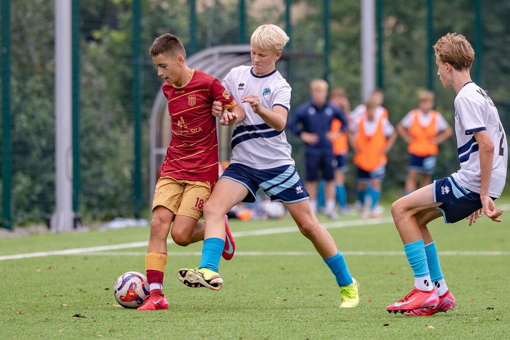Galeria: MKS Kalwarianka - Pogoń Kraków (juniorzy) 27
