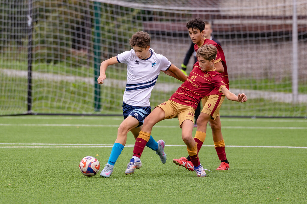 Galeria: MKS Kalwarianka - Pogoń Kraków (juniorzy) 38