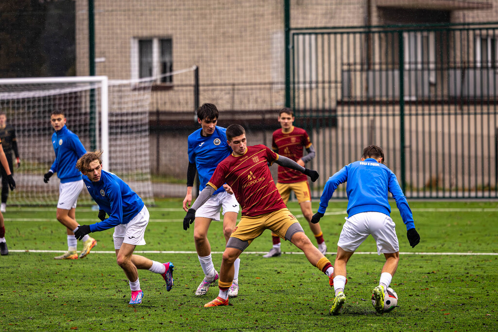 Galeria: MKS Kalwarianka - Hutnik Kraków (juniorzy) 29