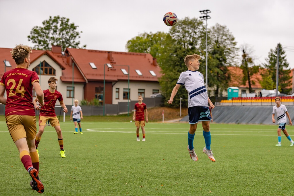 Galeria: MKS Kalwarianka - Pogoń Kraków (juniorzy) 32