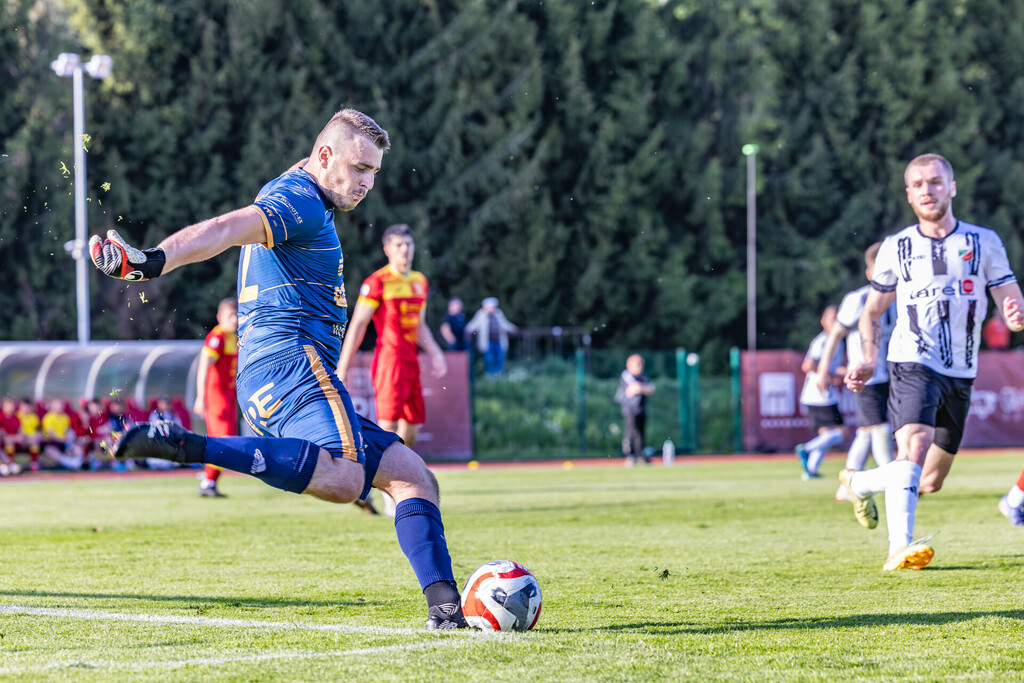 Galeria: MKS Kalwarianka - Wolania Wola Rzędzińska 12