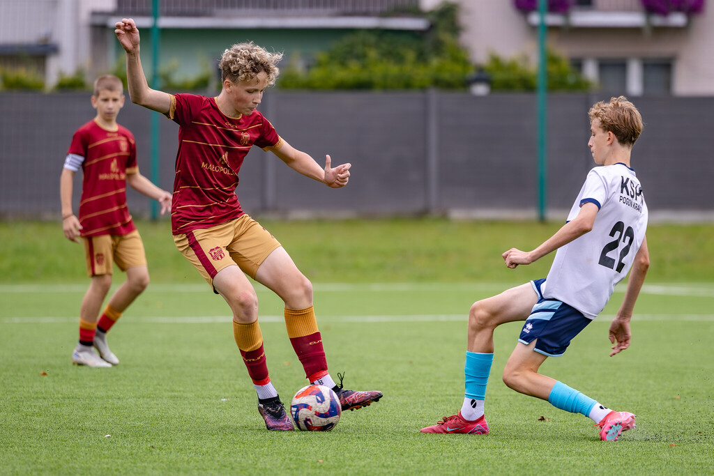 Galeria: MKS Kalwarianka - Pogoń Kraków (juniorzy) 12