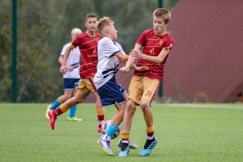 Galeria: MKS Kalwarianka - Pogoń Kraków (juniorzy) 23