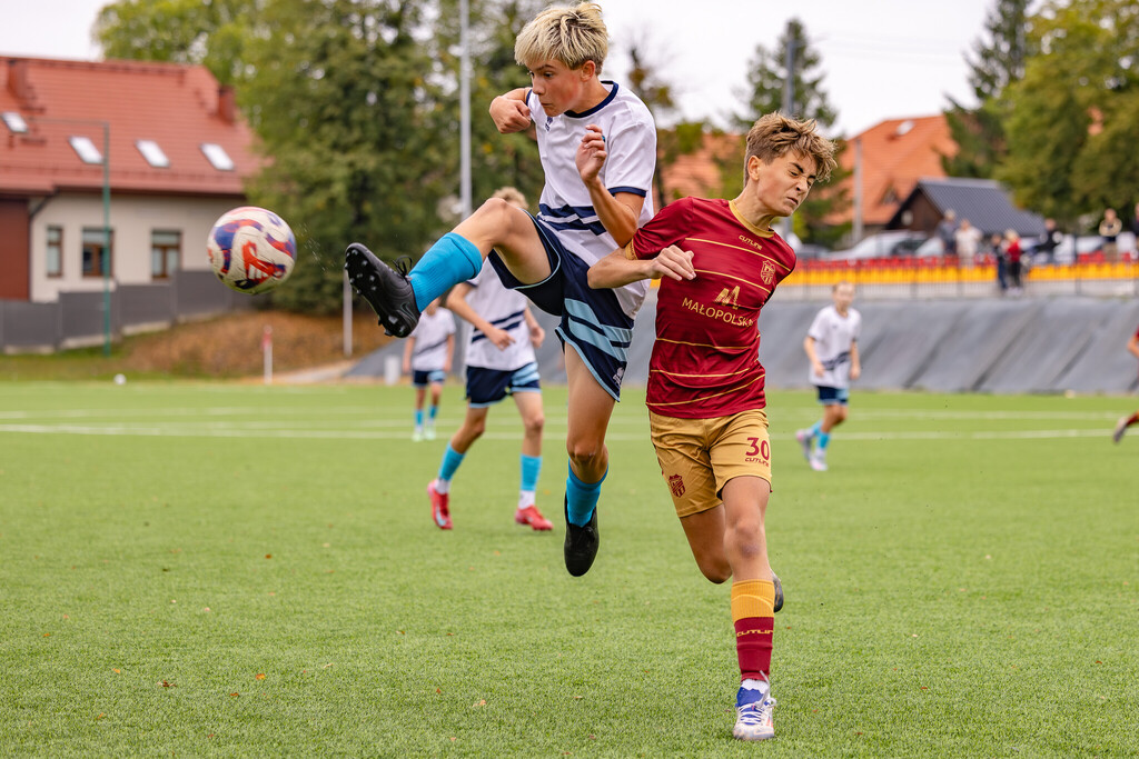 Galeria: MKS Kalwarianka - Pogoń Kraków (juniorzy) 31