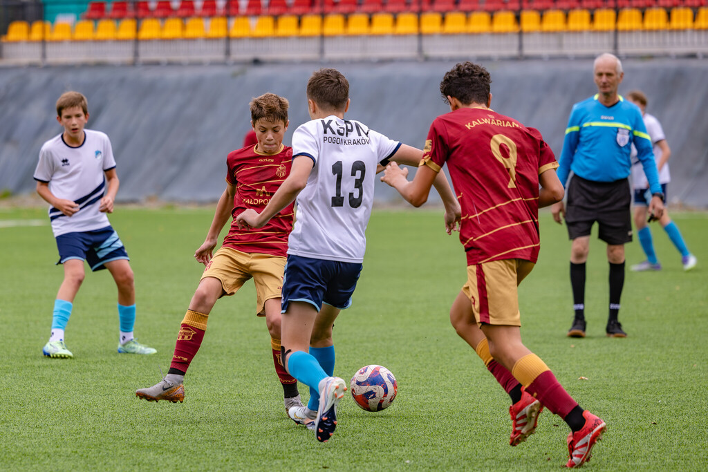 Galeria: MKS Kalwarianka - Pogoń Kraków (juniorzy) 33