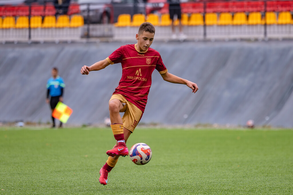 Galeria: MKS Kalwarianka - Pogoń Kraków (juniorzy) 47