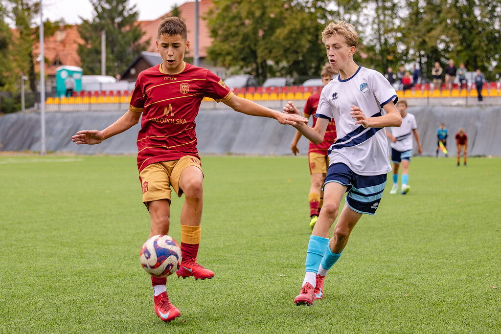 Galeria: MKS Kalwarianka - Pogoń Kraków (juniorzy) 34